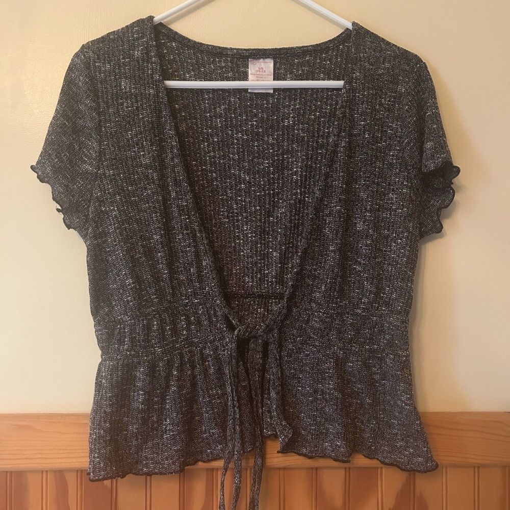 No Boundaries Gray Tie Front Peplum Blouse